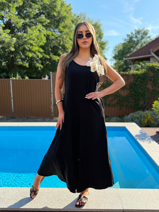 Ella fekete overál