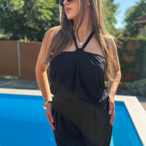 Lara fekete overál